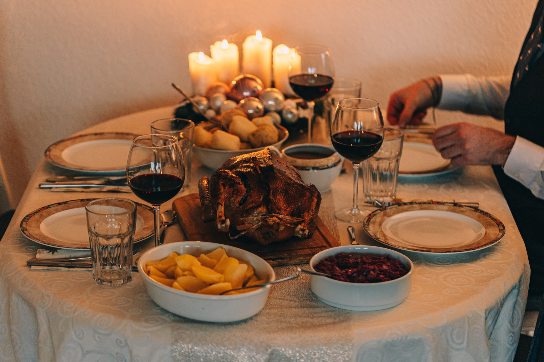 @Noah Samuel Franz sur Unsplash Les repas de fête et la souveraineté de la parole