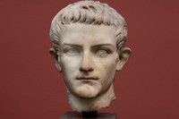 Caligula, un empereur romain disruptif