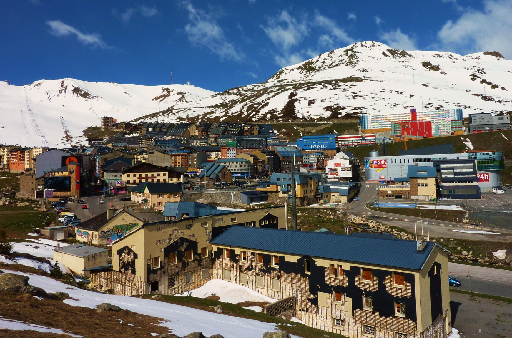 @Thierry Llansades Andorre, crise immobilière dans les Pyrénées - Yvan Lara